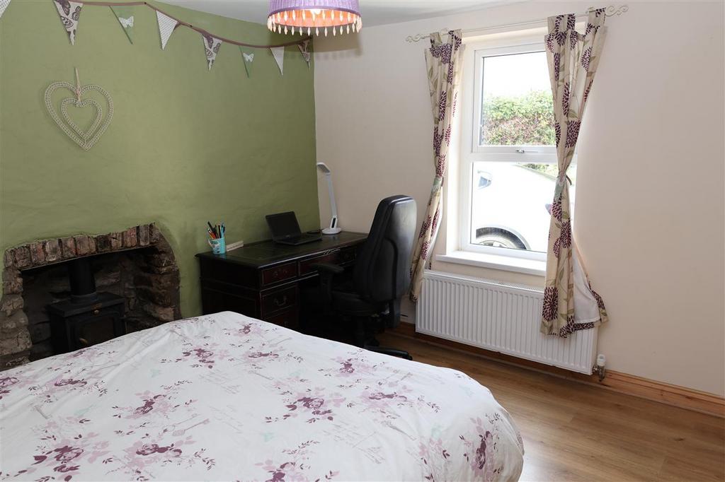 Bedroom/Dining Room