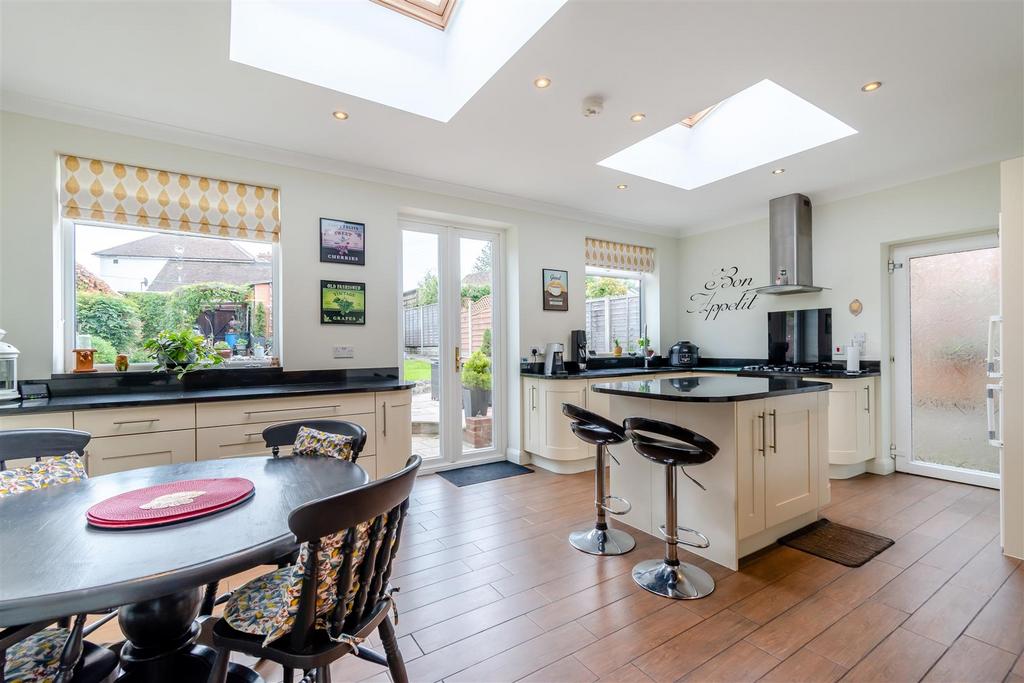 8664282-interior13.jpg