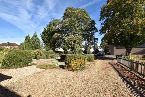 2 bedroom detached bungalow for sale, Empingham Road, Stamford