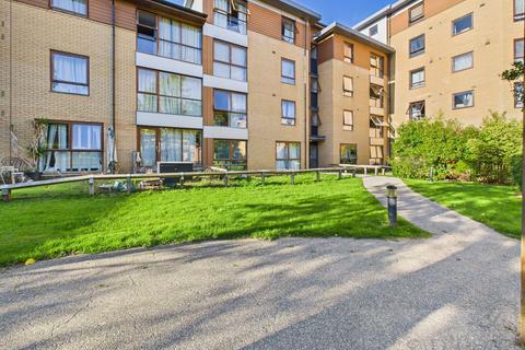 2 bedroom apartment to rent, Commonwealth Drive, Crawley RH10