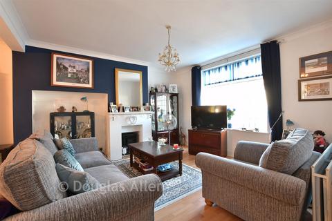 2 bedroom terraced house for sale, Hunters Square, Dagenham RM10