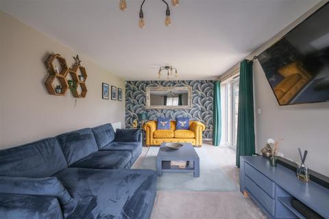4 bedroom detached house for sale, Anvil Court, Lindley, Huddersfield, HD3