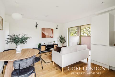 1 bedroom apartment for sale, Sidings Apartments, London, W3