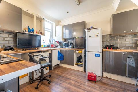 undefined, Avenons Road, Plaistow, London, E13