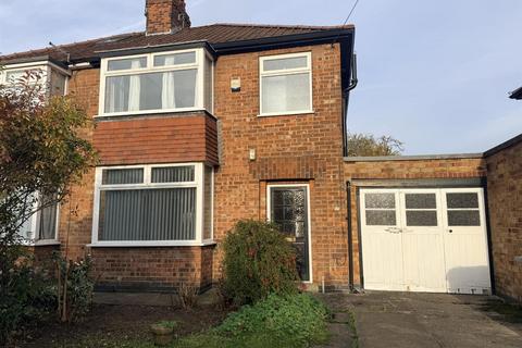 3 bedroom semi-detached house to rent, Stirling Grove, Fulford