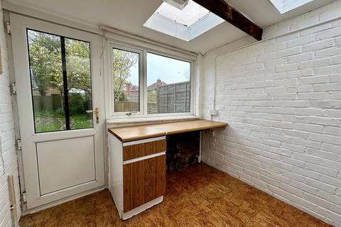 3 bedroom semi-detached house to rent, Stirling Grove, Fulford