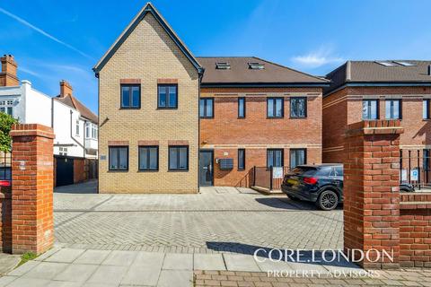 3 bedroom apartment to rent, Gunnersbury Avenue, London, W5