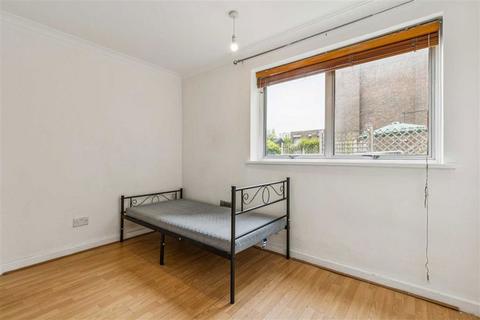Parkgate Road, London SW11