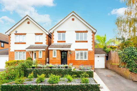 3 bedroom detached house for sale, Turner Close, Burpham, Guildford, GU4