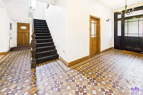 6 bedroom detached house for sale, London Road,  Strood, Rochester