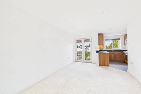 3 bedroom apartment for sale, Hooper Court, Gresham Road, Staines-Upon-Thames, Surrey, TW18