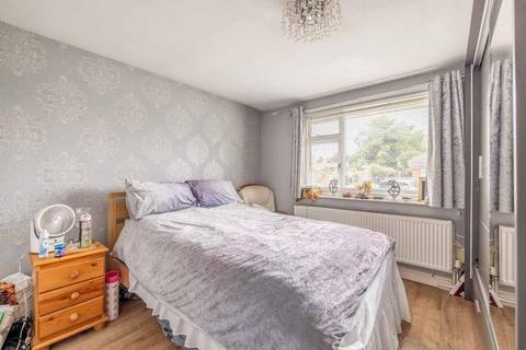 2 bedroom bungalow for sale, Heatherden Green, , Iver Heath SL0