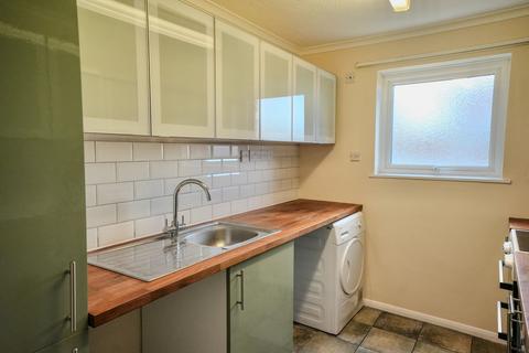 2 bedroom ground floor flat to rent, Albany Court, Cromer, NR27