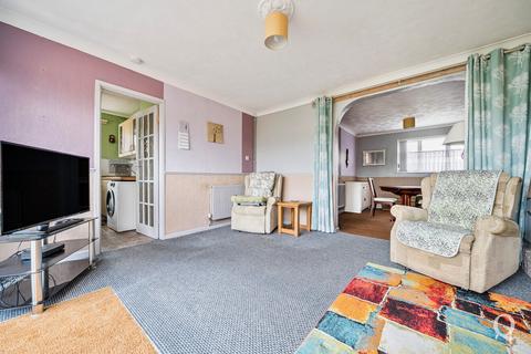 1 bedroom bungalow for sale, Bradfield Avenue, Teynham, Sittingbourne, Kent, ME9