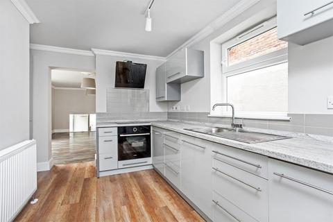 2 bedroom flat for sale, Pantiles, 7 City Road, Winchester, Hampshire, SO23