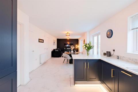 57 Arisaig Grove, Hamilton, ML3 8BB