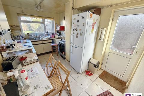 3 bedroom detached house for sale, Avebury Avenue, Leicester, LE4