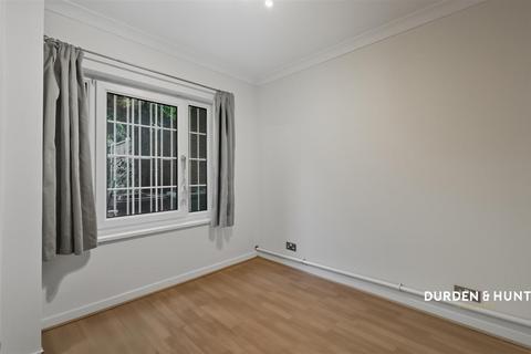 undefined, Hawthorns, Woodford Green IG8