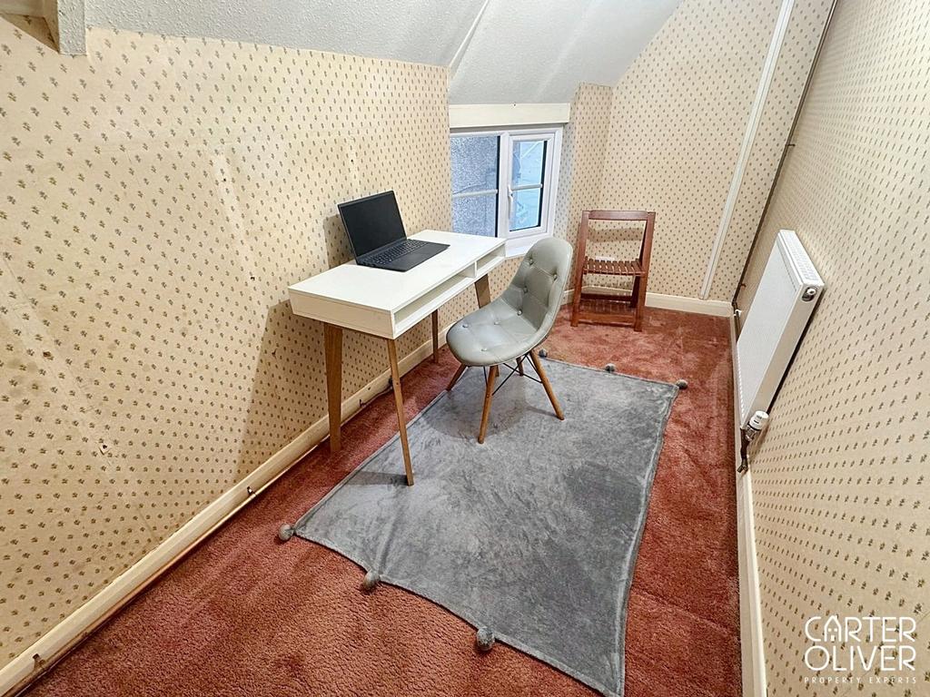 Bedroom 2 / home office / dressing room