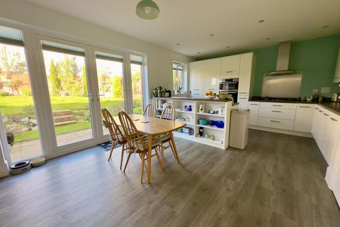 4 bedroom detached house for sale, Curlew Way, Dawlish, EX7