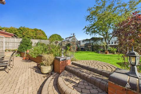 5 bedroom detached house for sale, Wentworth Drive, Stretton DE13