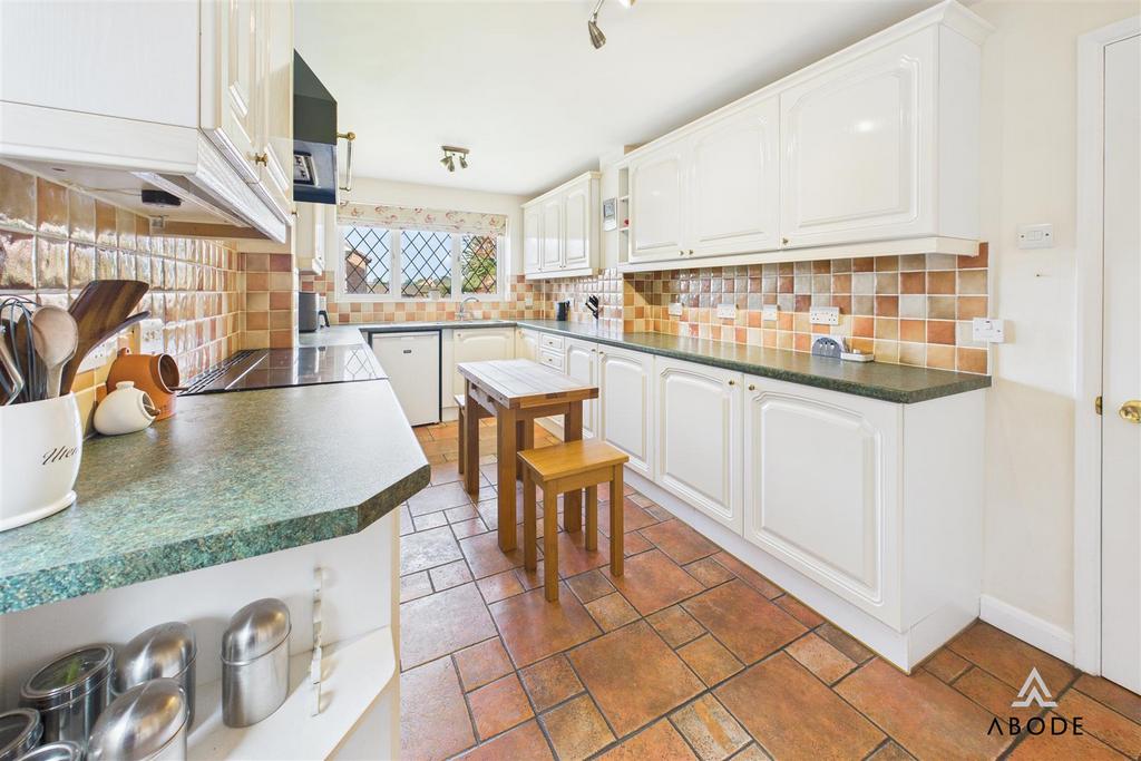 CAM04913 G0-PR0089-STILL008.jpg