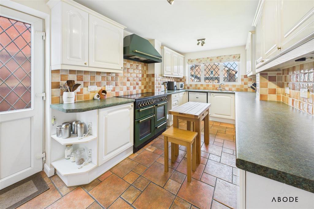 CAM04913 G0-PR0089-STILL009.jpg