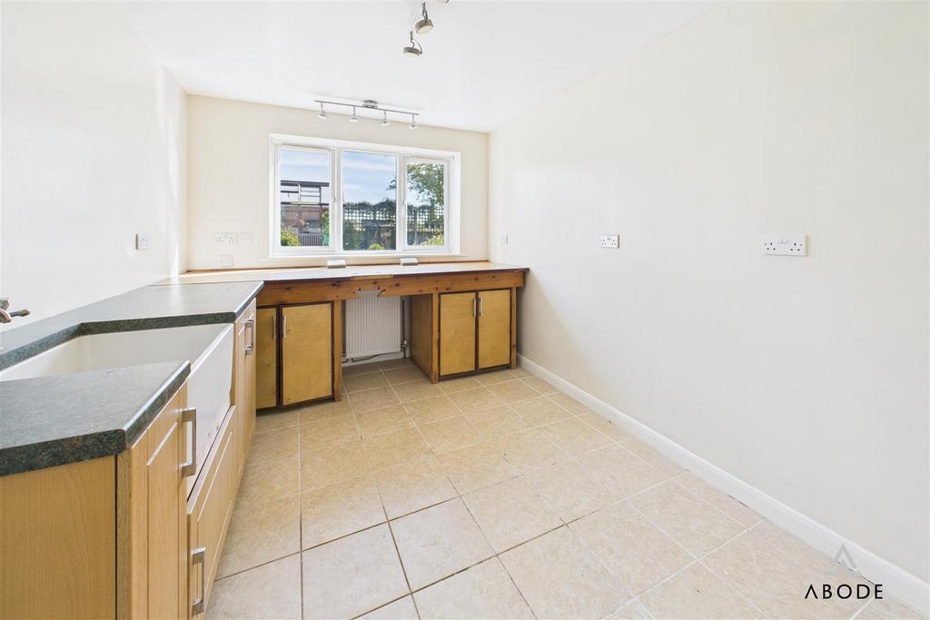 CAM04913 G0-PR0089-STILL015.jpg