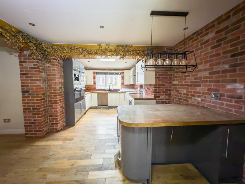 7 T202509021100.jpg