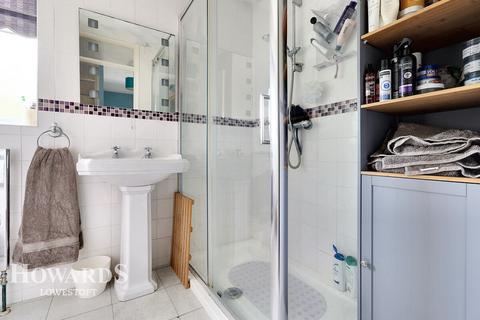 25 Chipperfield Road, Kessingland, Lowestoft, NR33 7SS