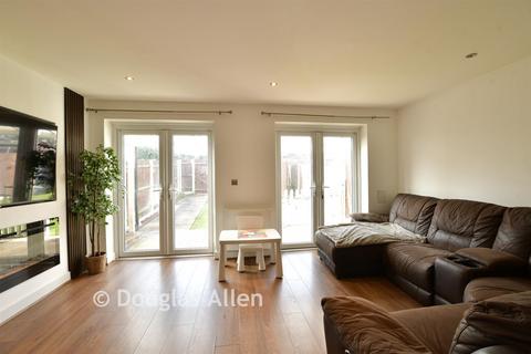 5 bedroom semi-detached house for sale, Willow Court, Wickford SS12