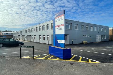Industrial unit to rent, Dedworth Rd Windsor SL4 4LE