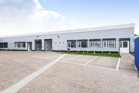 Industrial unit to rent, Dedworth Rd Windsor SL4 4LE