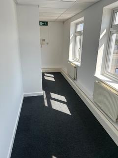 Industrial unit to rent, Dedworth Rd Windsor SL4 4LE