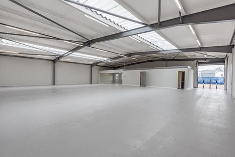 Industrial unit to rent, Dedworth Rd Windsor SL4 4LE