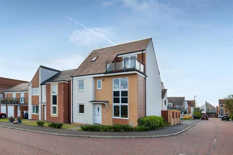 5 bedroom detached house for sale, Elmwood Park Gardens, Great Park, NE13