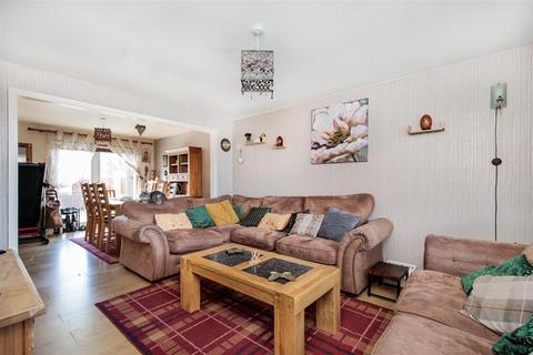 5 bedroom detached house for sale, Elmwood Park Gardens, Great Park, NE13