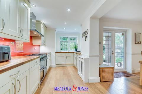 4 bedroom detached house for sale, Tennyson Road, Hutton, Brentwood