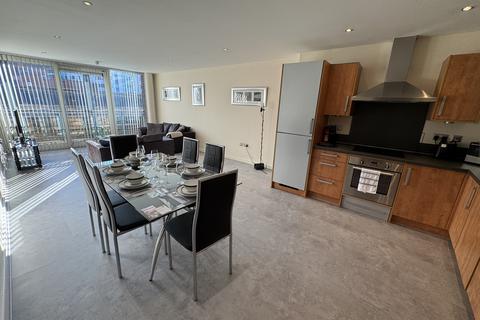 2 bedroom apartment to rent, Canal Square, Birmingham B16