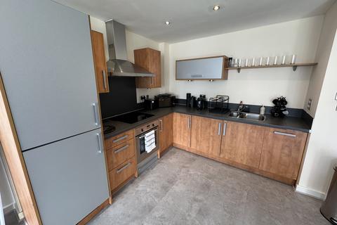2 bedroom apartment to rent, Canal Square, Birmingham B16