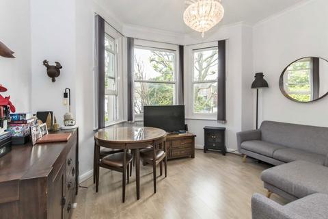 3 bedroom semi-detached house to rent, Uxbridge Road, London W12