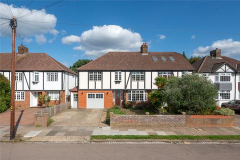 Tavistock Avenue, St. Albans, Hertfordshire