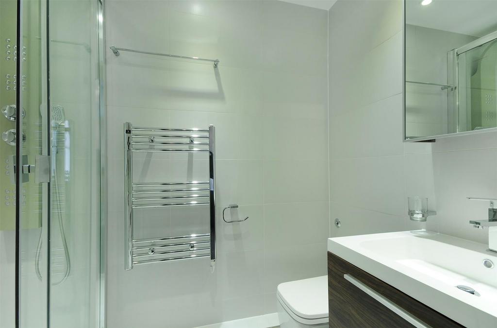 Bathroom 1.jpg