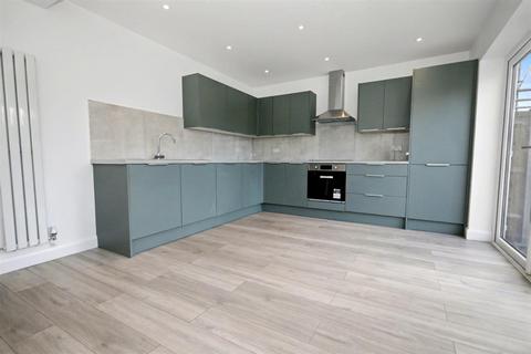 3 bedroom detached house for sale, Rydes Avenue, Guildford