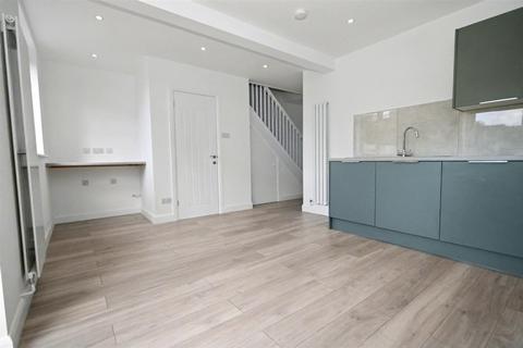 3 bedroom detached house for sale, Rydes Avenue, Guildford