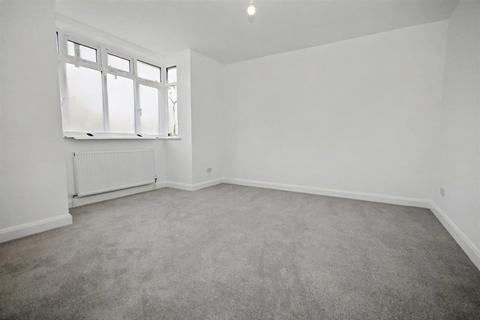 24 Rydes Avenue, Guildford, GU2 9SR