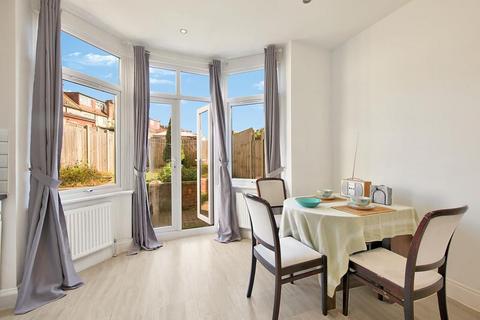 1 bedroom flat for sale, One Bedroom Garden Flat For Sale Dallas Road Hendon NW4