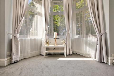 1 bedroom flat for sale, One Bedroom Garden Flat For Sale Dallas Road Hendon NW4