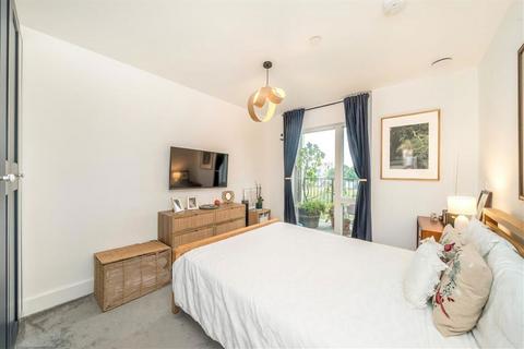 1 bedroom flat for sale, Valley Road, London SE14
