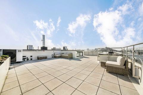 2 bedroom flat for sale, Plough Road, Battersea SW11